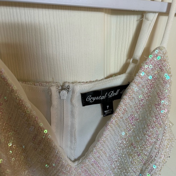 white party dress with iridescent sequins - Picture 2 of 5